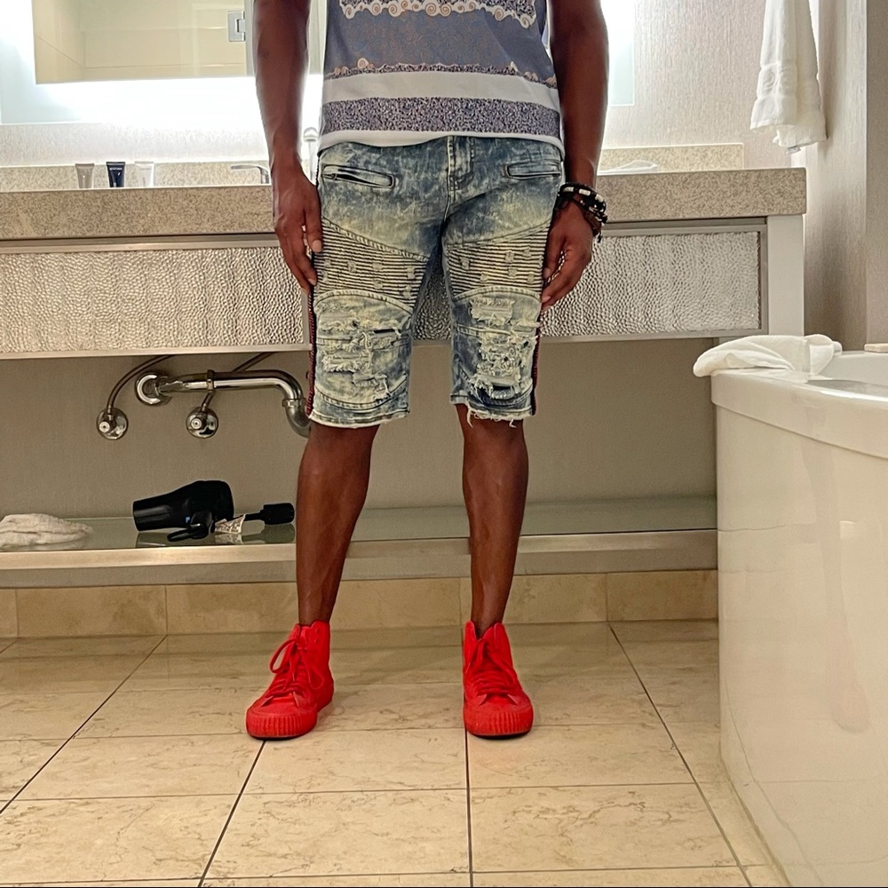Distressed Side Stone Jean Shorts - Picture 9 of 13